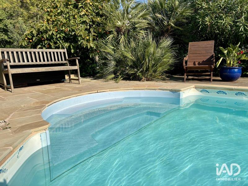 Maison - 223 m² - 7 pièces