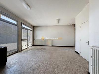 Immeuble - 90 m² - 5 pièces