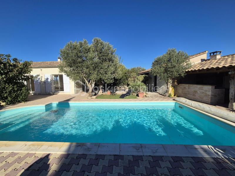 Maison traditionnelle - 180 m² - 7 pièces