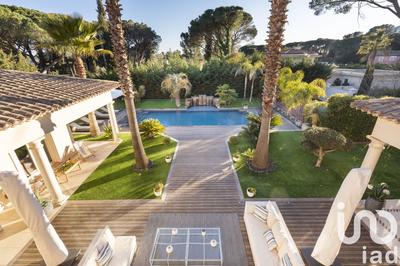 Maison - 300 m² - 8 pièces