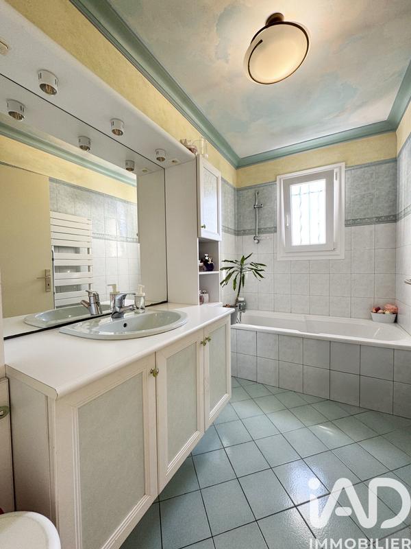 Maison - 93 m² - 4 pièces