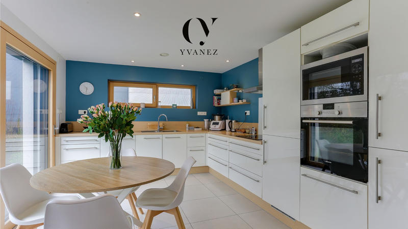 Maison - 166 m² - 7 pièces