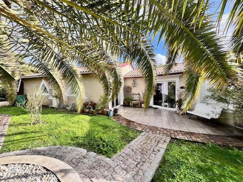 Maison - 170 m² - 8 pièces