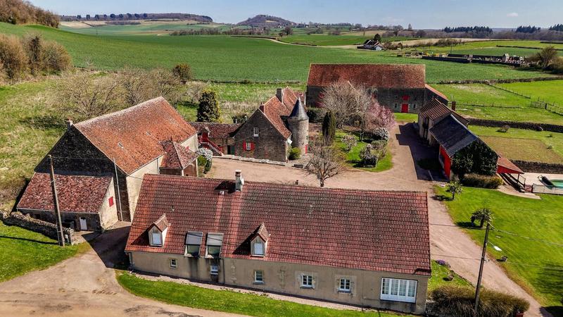 Propriété - 540 m² - 19 pièces