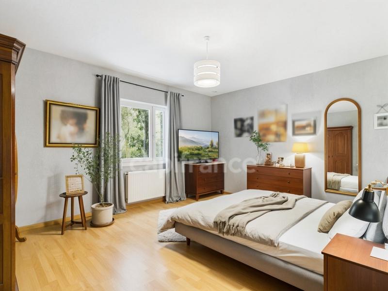 Propriété - 241 m² - 9 pièces