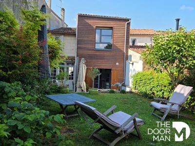 Maison de ville - 236 m² - 11 pièces