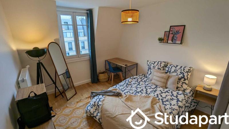 Chambre - 13 m² - 1 pièce