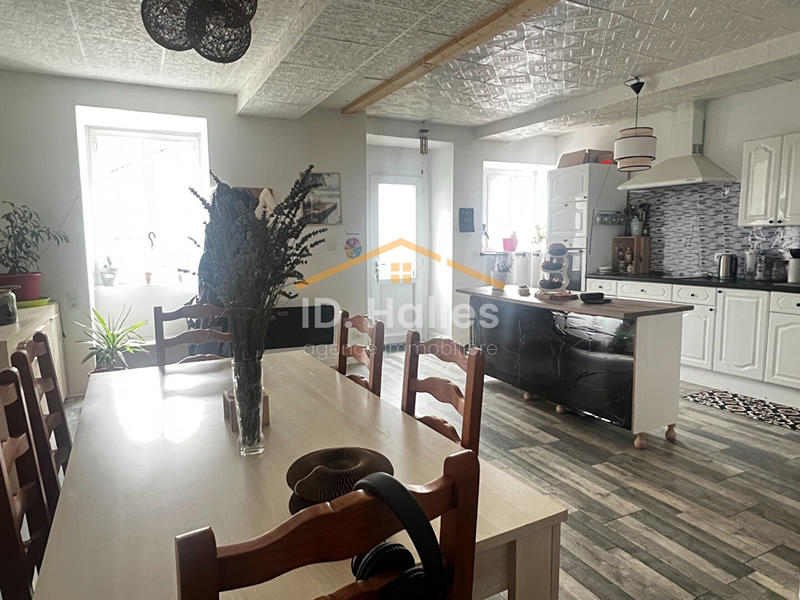 Maison - 96 m² - 4 pièces