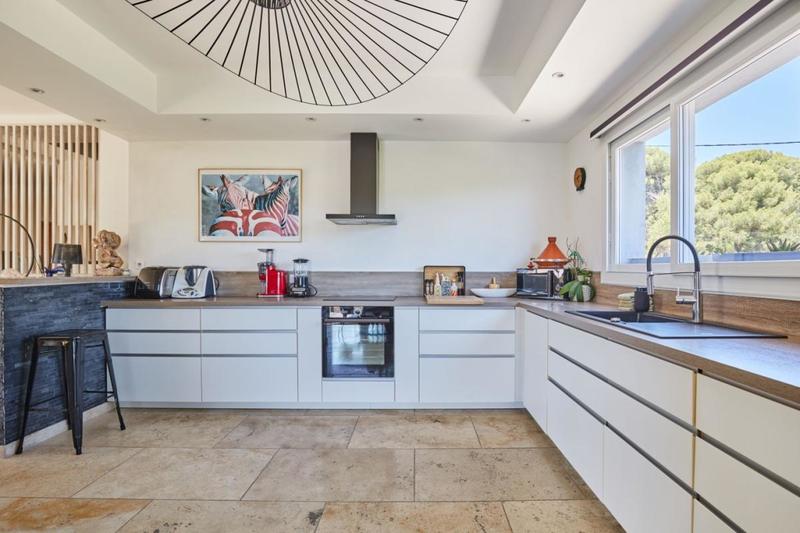 Maison - 180 m² - 7 pièces