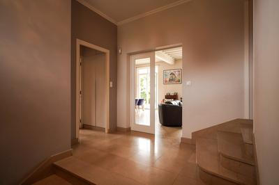 Maison - 225 m² - 9 pièces