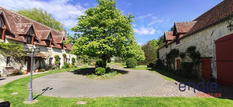 Maison - 383 m² - 10 pièces