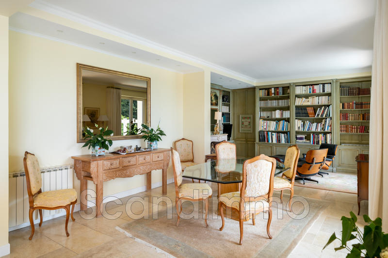 Maison - 225 m² - 6 pièces