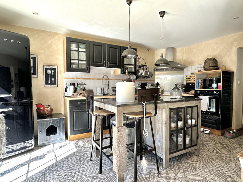 Maison - 195 m² - 7 pièces