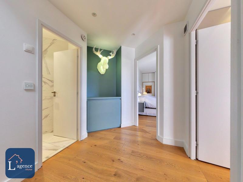 Appartement - 257 m² - 6 pièces