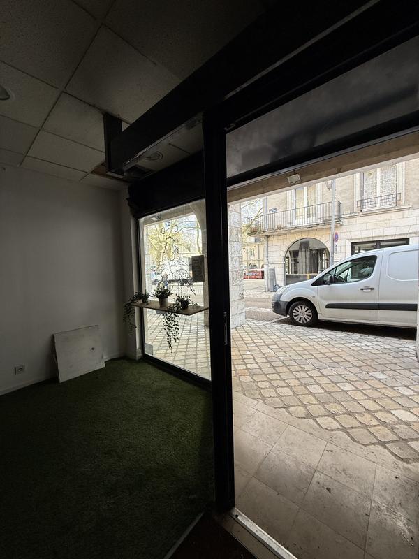 Local commercial - 47 m² - 3 pièces