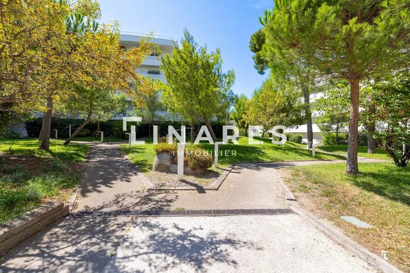 Appartement - 90 m² - 4 pièces