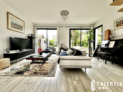 Maison contemporaine - 192 m² - 7 pièces