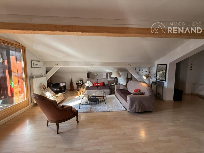 Appartement - 90 m² - 4 pièces