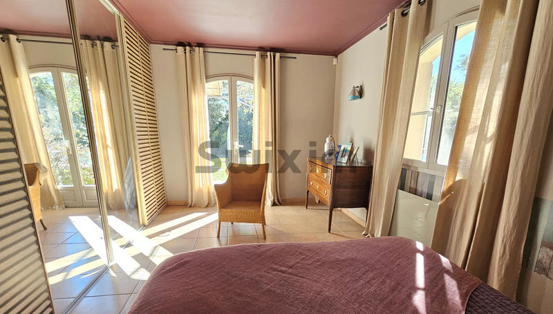 Villa - 217 m² - 7 pièces