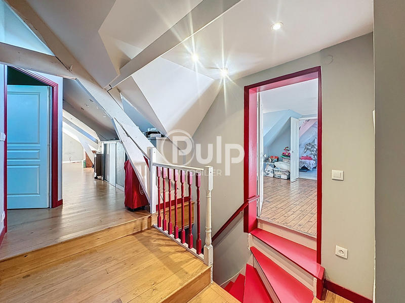 Maison - 153 m² - 11 pièces