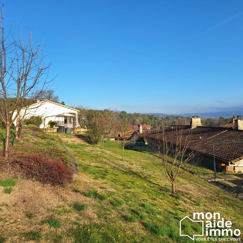 Maison - 235 m² - 7 pièces