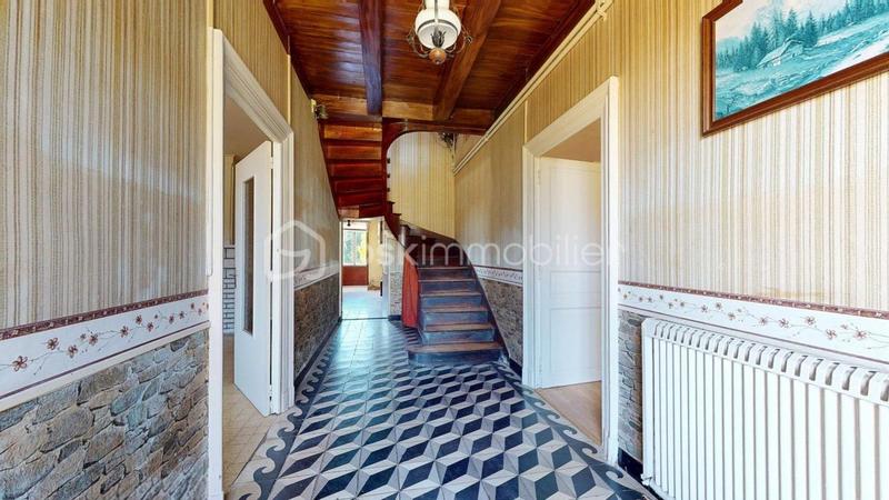 Maison - 232 m² - 10 pièces