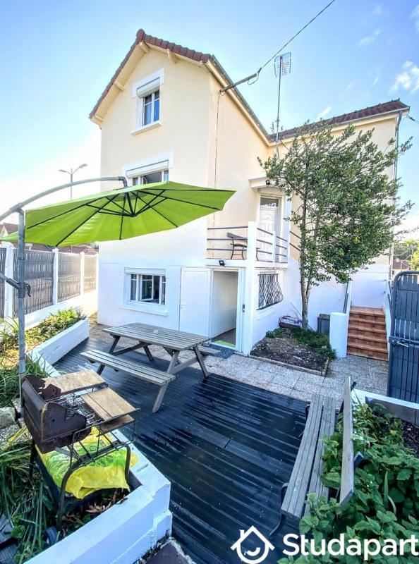 Chambre - 9 m² - 1 pièce