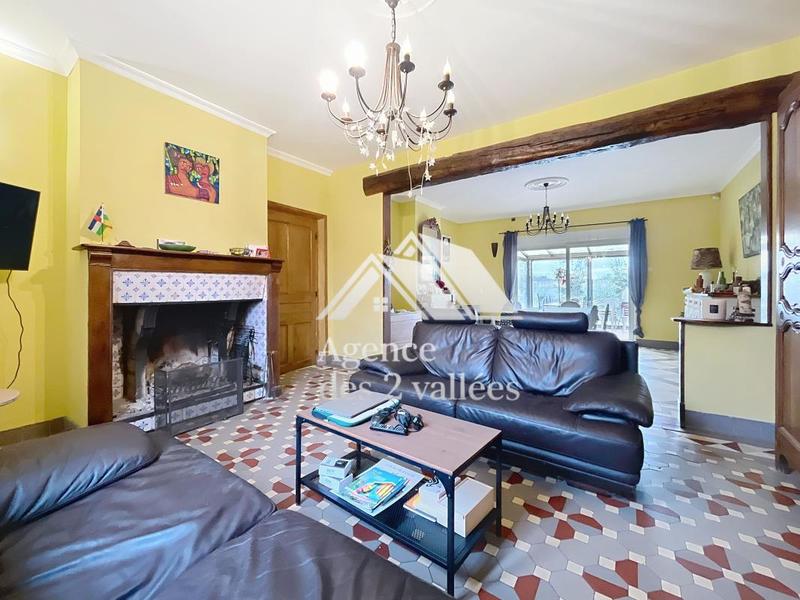 Propriété - 245 m² - 5 pièces