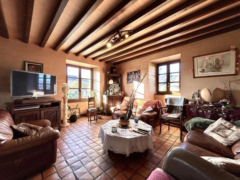 Maison - 204 m² - 6 pièces