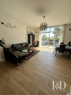 Maison contemporaine - 223 m² - 8 pièces