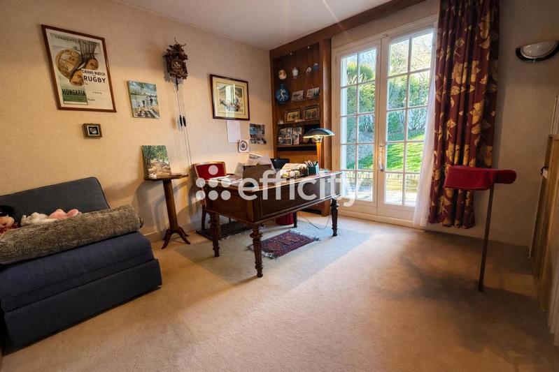 Villa - 258 m² - 8 pièces