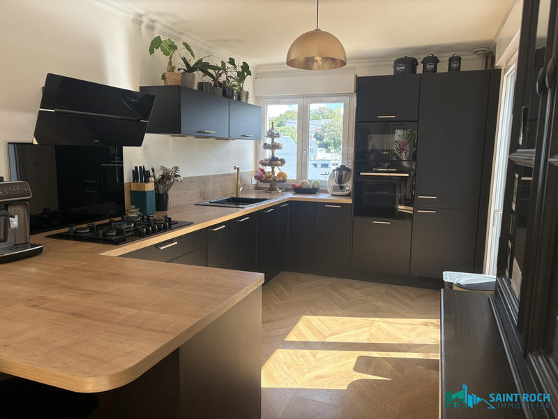 Maison - 177 m² - 7 pièces