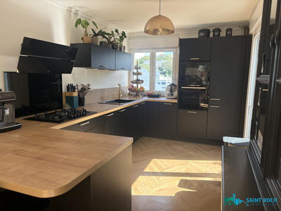 Maison - 177 m² - 7 pièces