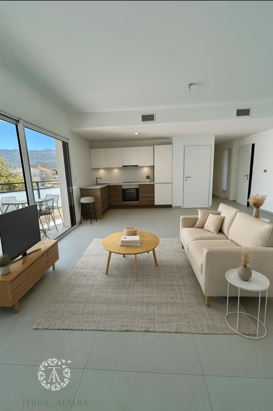 Appartement - 85 m² - 4 pièces