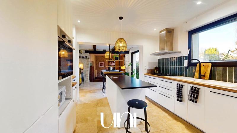 Maison - 292 m² - 11 pièces