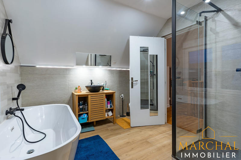 Maison - 137 m² - 5 pièces