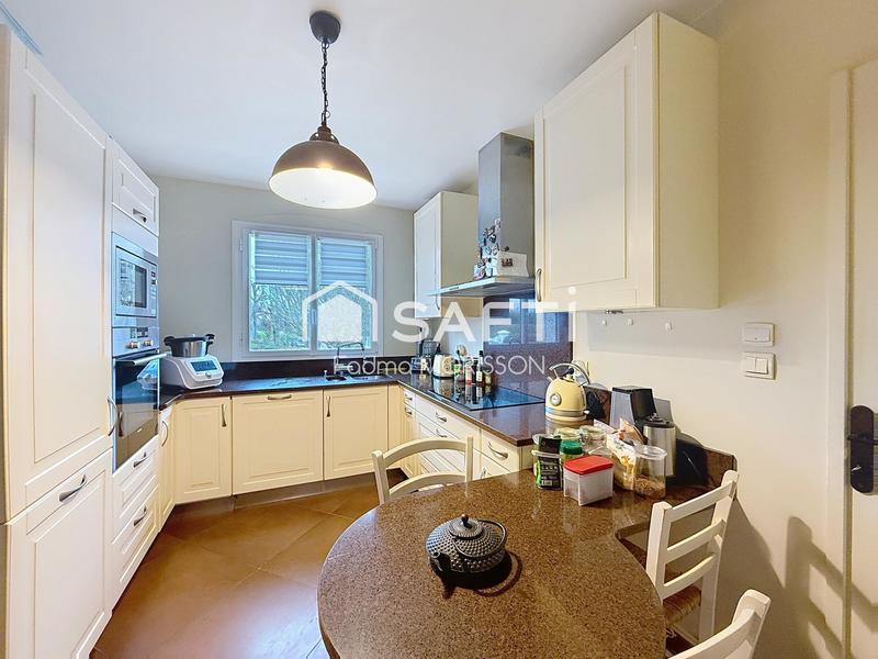 Maison - 207 m² - 7 pièces