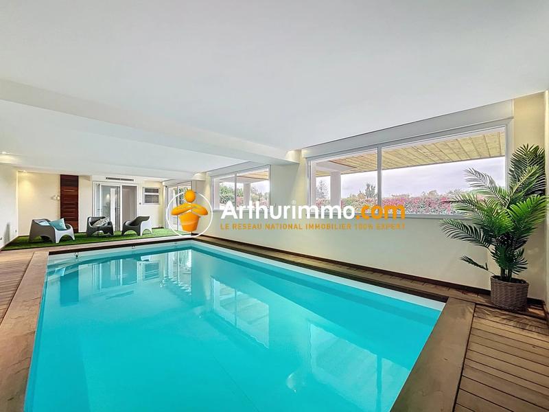 Maison - 278 m² - 8 pièces