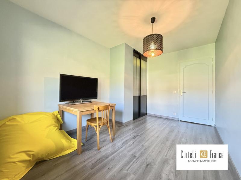 Villa - 213 m² - 5 pièces