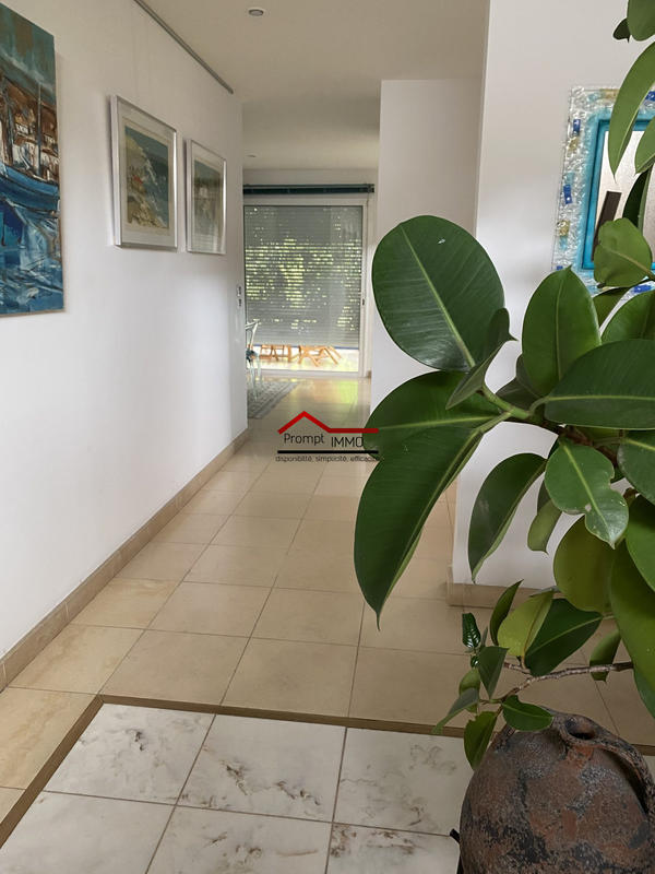 Villa - 250 m² - 6 pièces