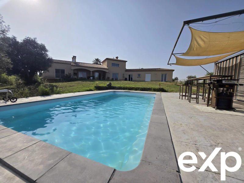 Villa - 240 m² - 6 pièces