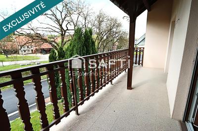 Maison - 233 m² - 9 pièces