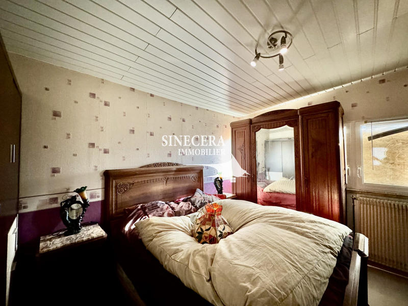 Maison traditionnelle - 160 m² - 9 pièces