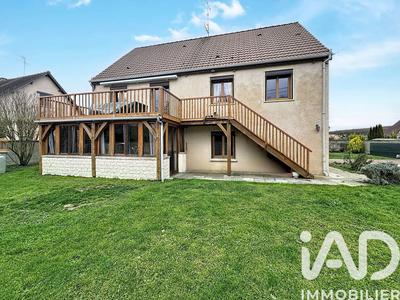 Maison - 90 m² - 5 pièces