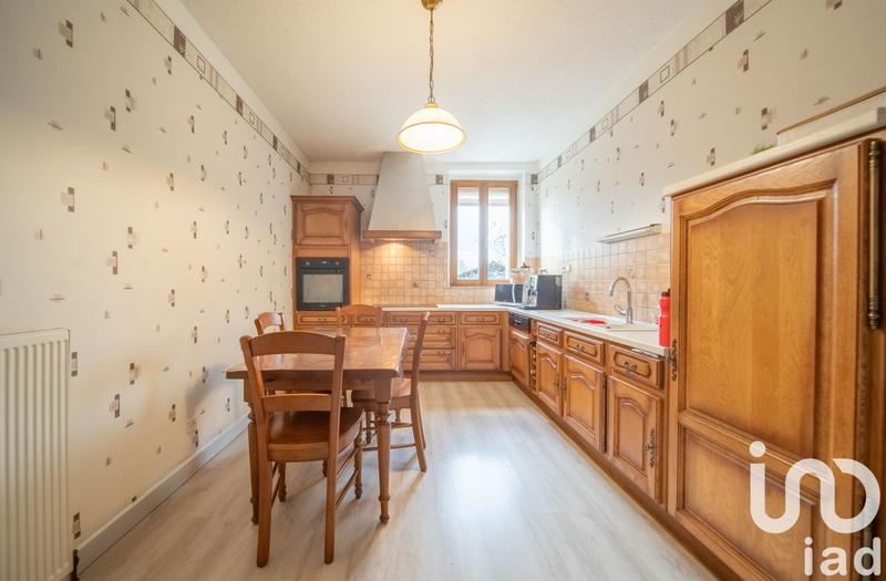 Maison - 200 m² - 7 pièces