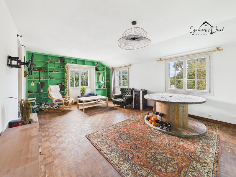 Maison - 90 m² - 5 pièces