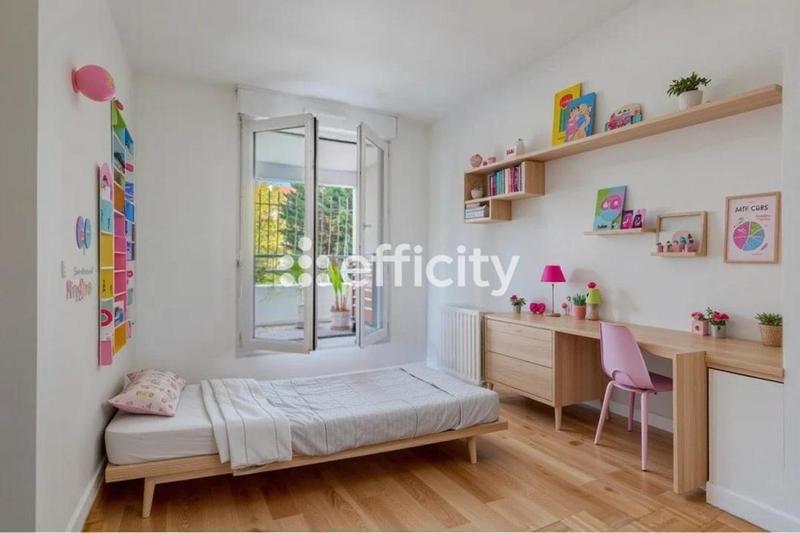 Appartement - 92 m² - 4 pièces