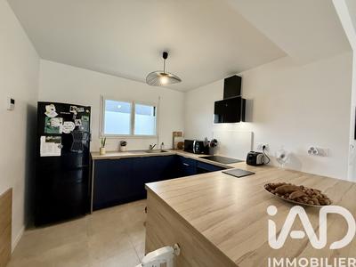 Maison - 90 m² - 5 pièces