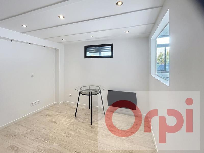 Loft - 110 m² - 3 pièces