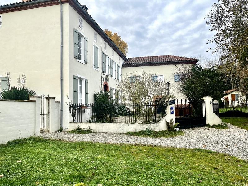 Maison de domaine - 570 m² - 20 pièces